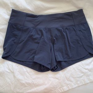 lululemon run times mid-rise short 4”